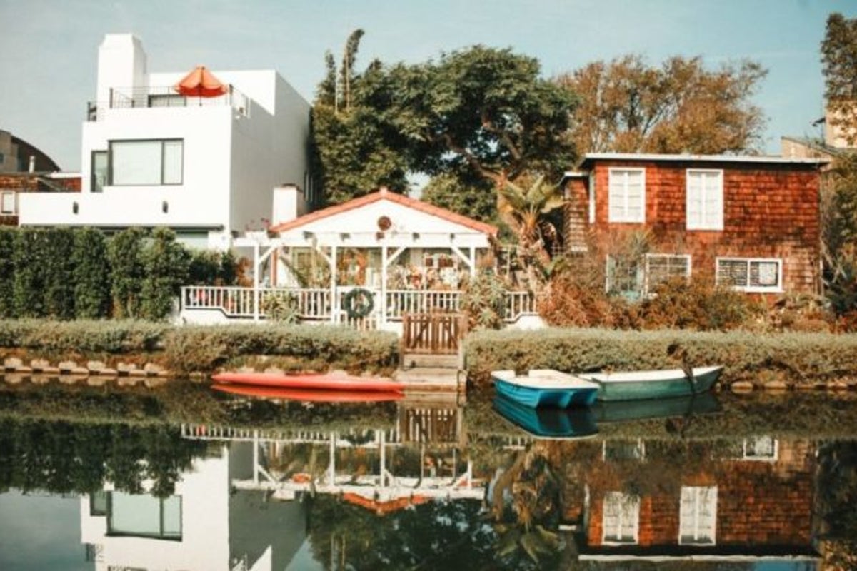 Assurant Renters Insurance Review for January 2024 - Benzinga