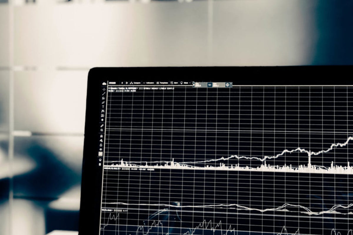 Best Online Brokers for Free Options Trading in 2022 • Benzinga