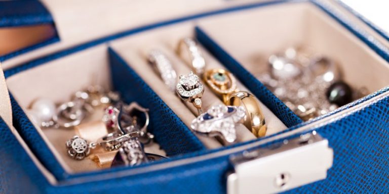 How to Invest in Jewelry - Benzinga