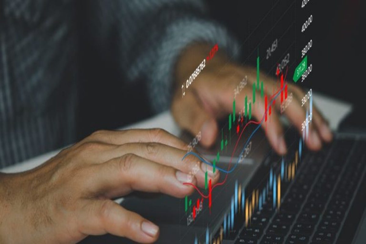 What is a Forex VPS? Understanding the Basics • Benzinga