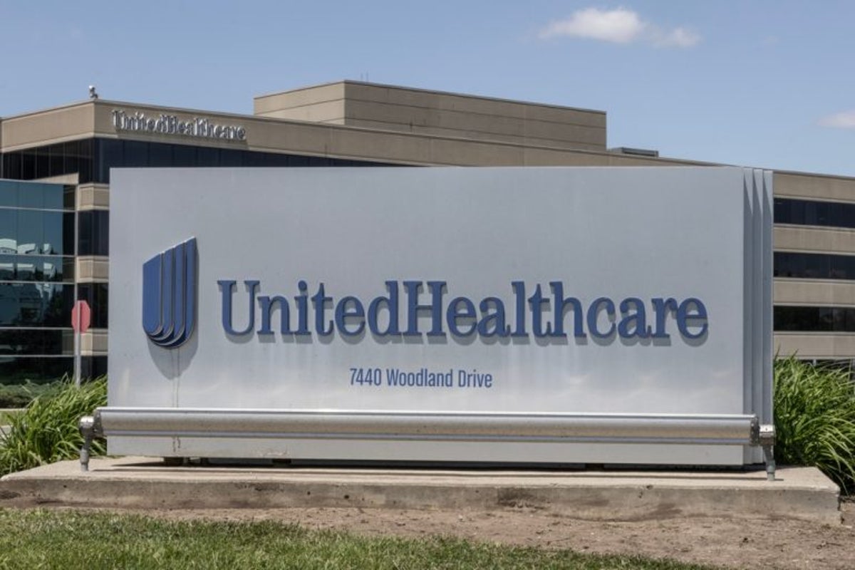 UnitedHealth Group (UNH) Stock Price Prediction: 2025, 2026, 2030